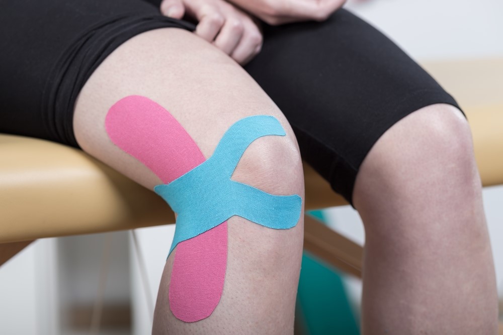 Outer Knee Taping For ITB Syndrome - Iliotibial Band Syndrome